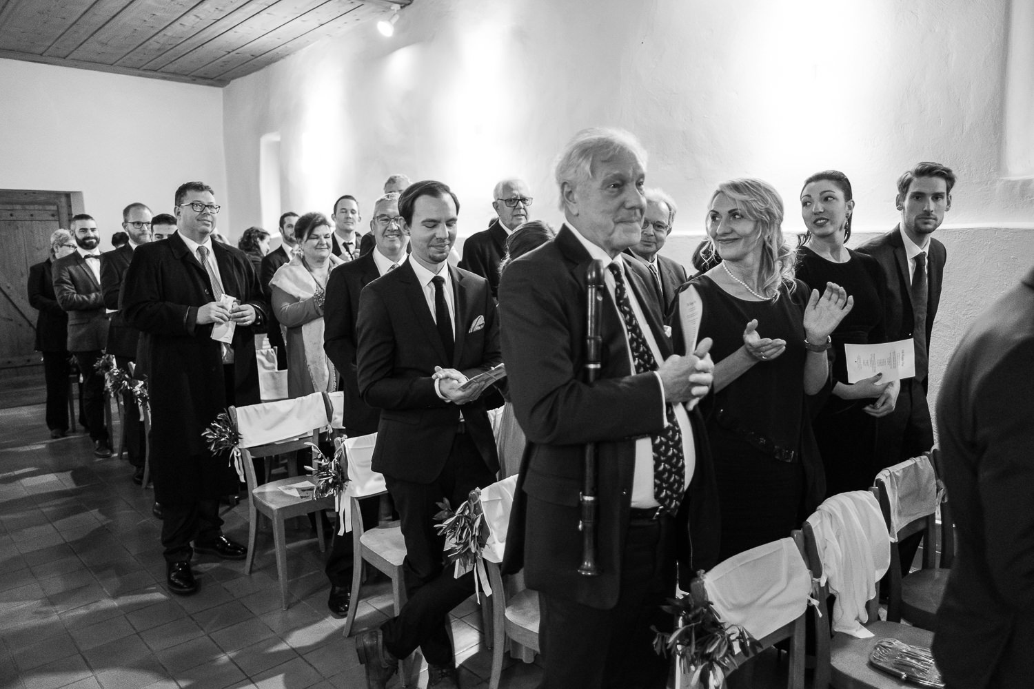 Kirche Villigen Hochzeit Gäste singen