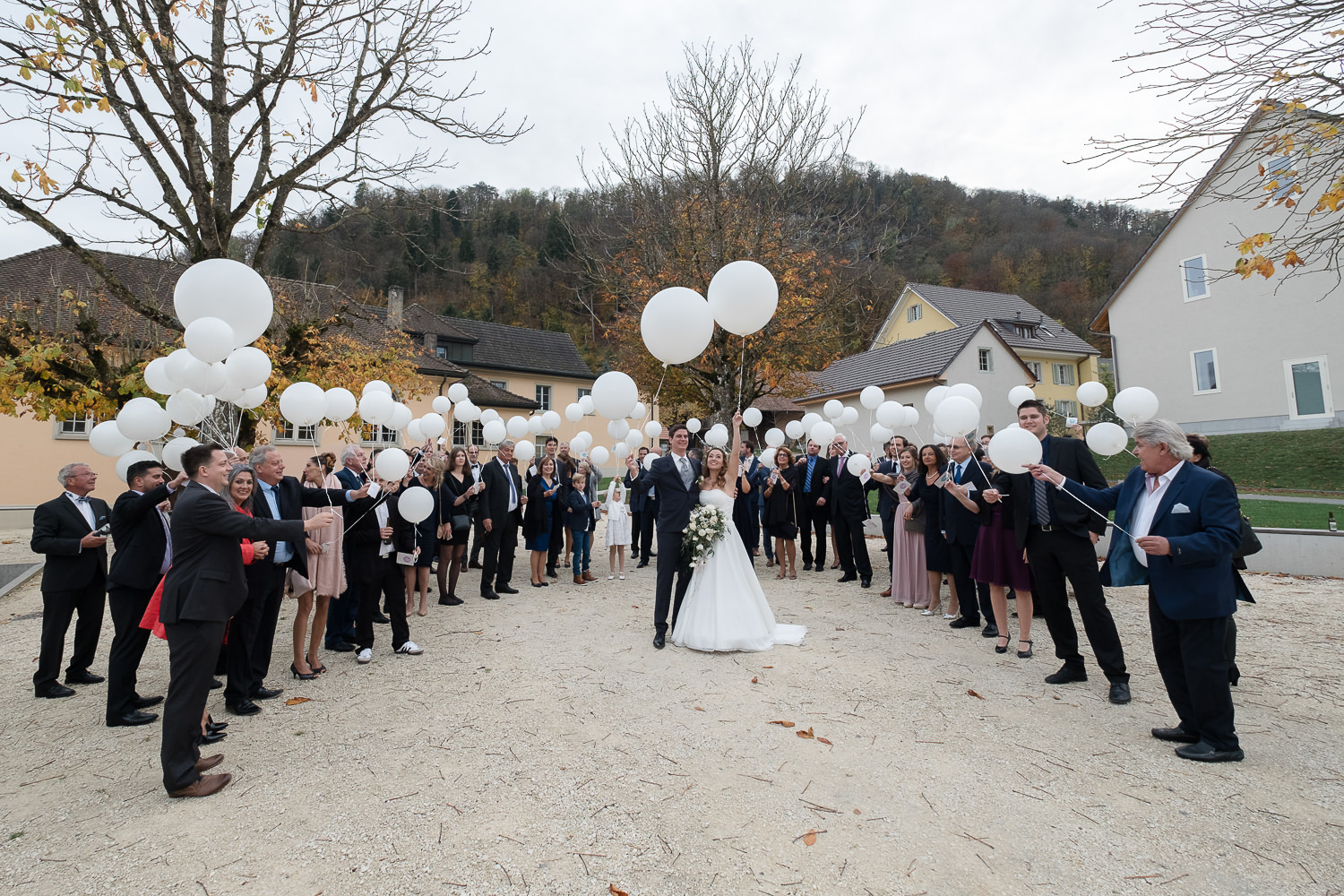 Hochzeit Trotte Villigen Ballone steigen lassen