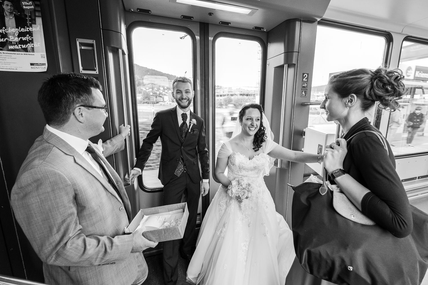 Zugfahrt mit Brautpaar nach Luzern